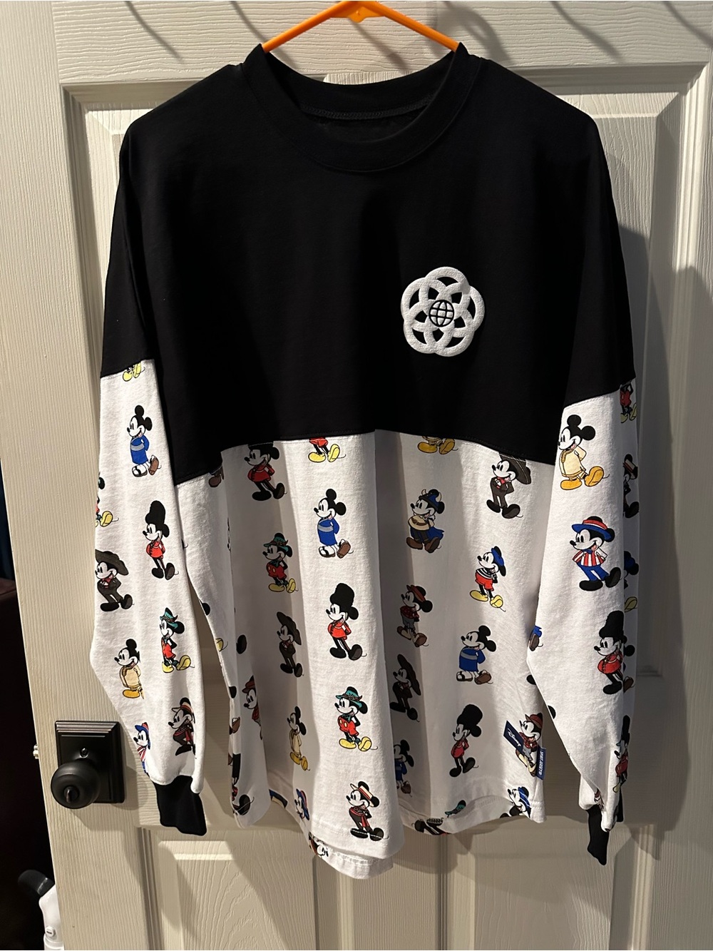 Walt Disney World EPCOT World Showcase Mickey Countries Spirit Jersey Medium
